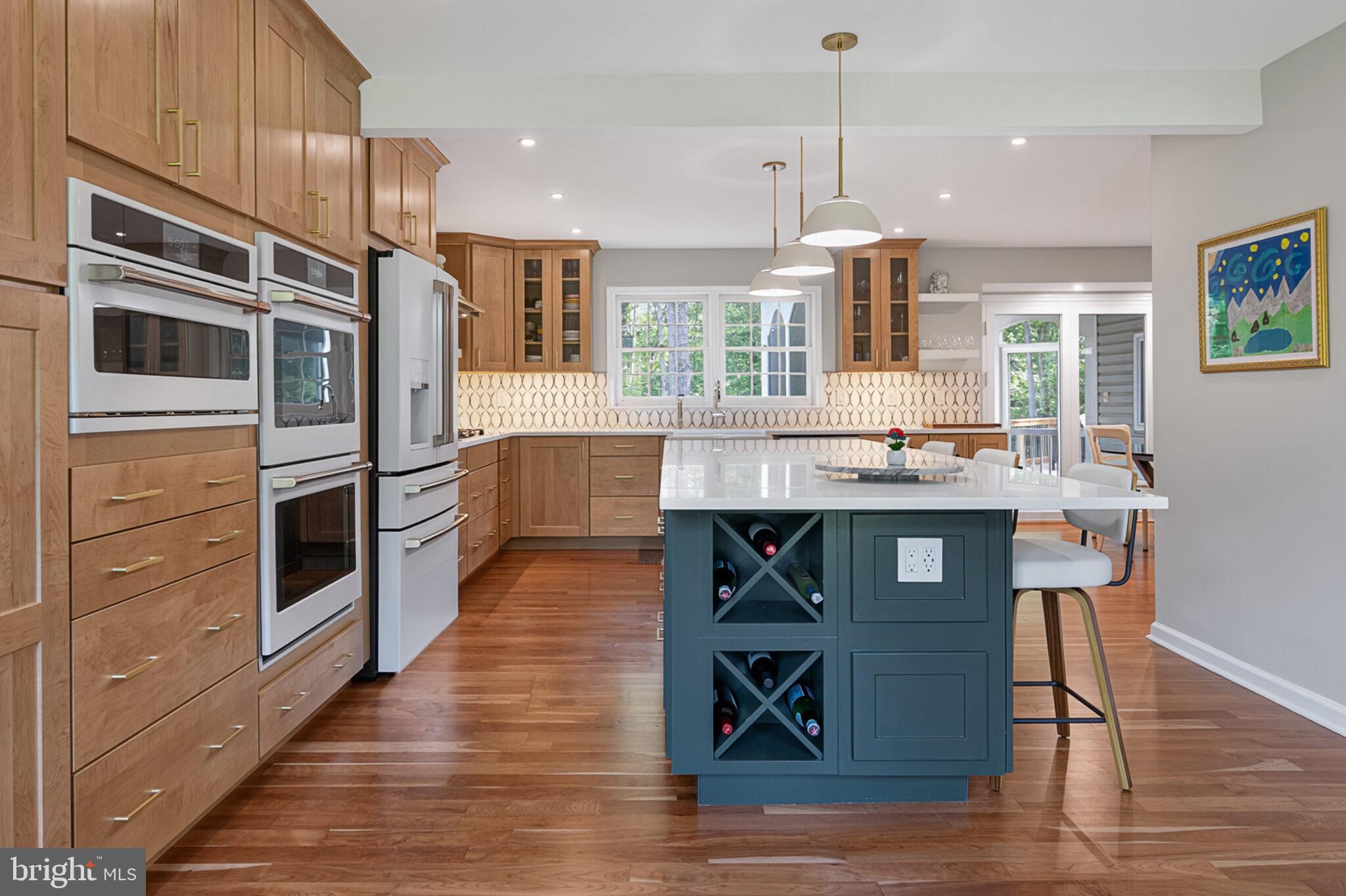 9717 RAMBLING RIDGE COURT