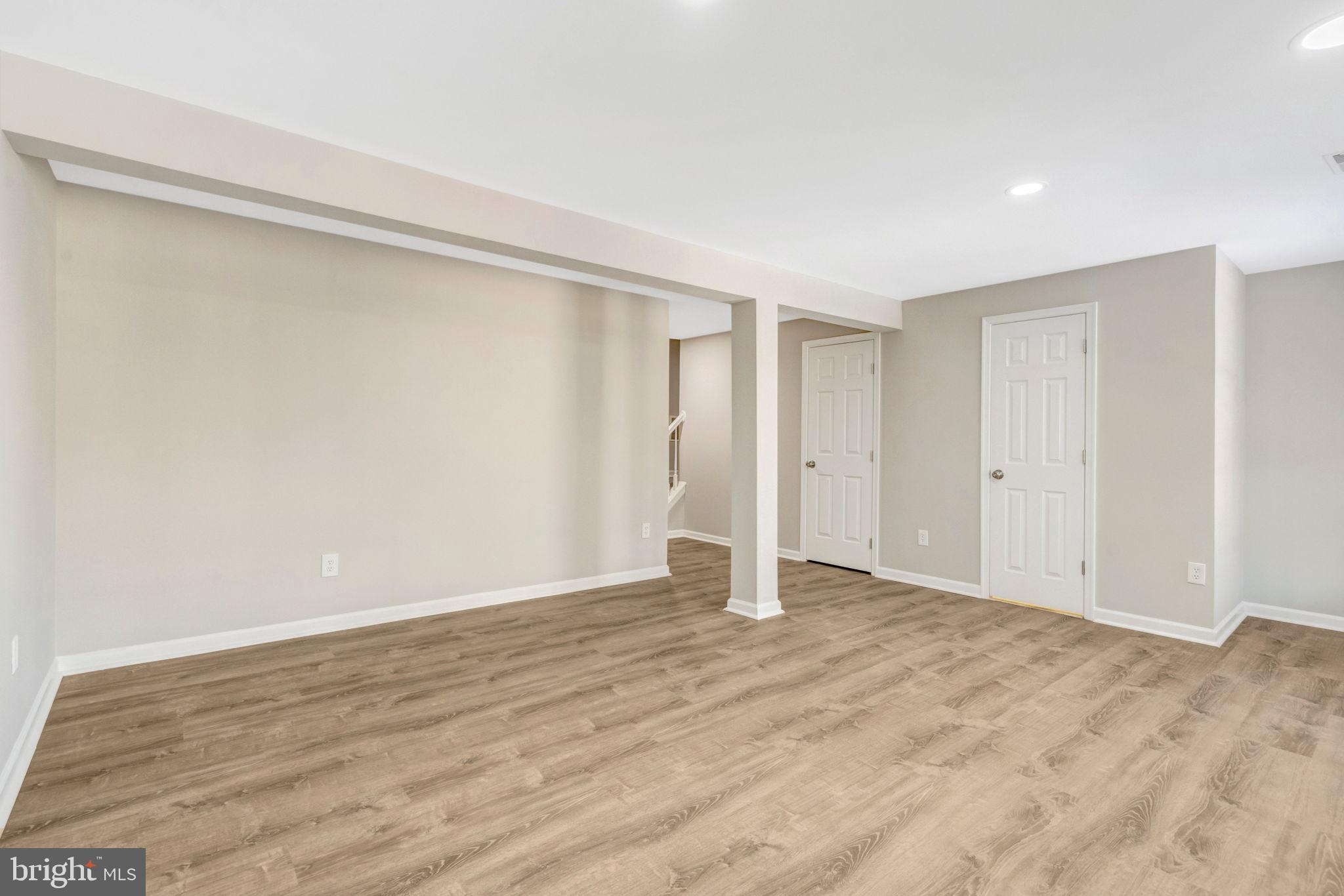 POTOMAC LAKES - Residential