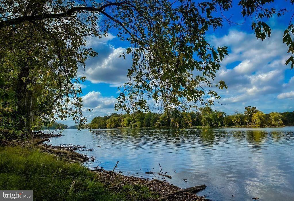 POTOMAC LAKES - Residential