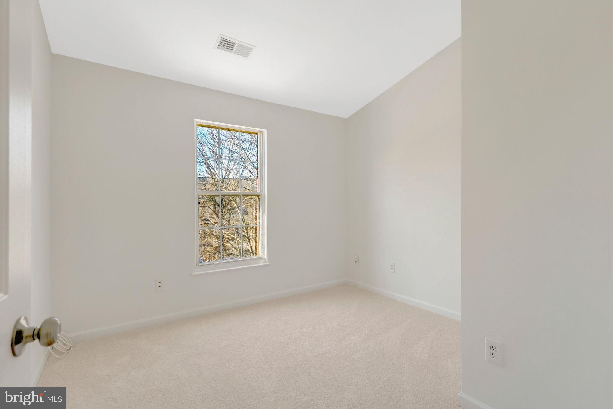 POTOMAC LAKES - Residential