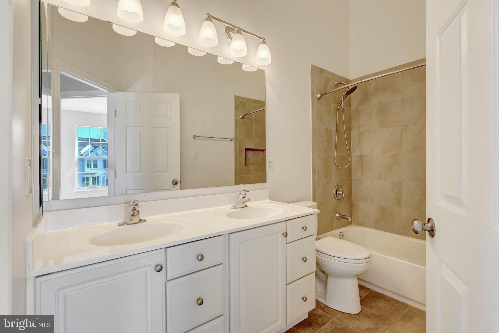 POTOMAC LAKES - Residential