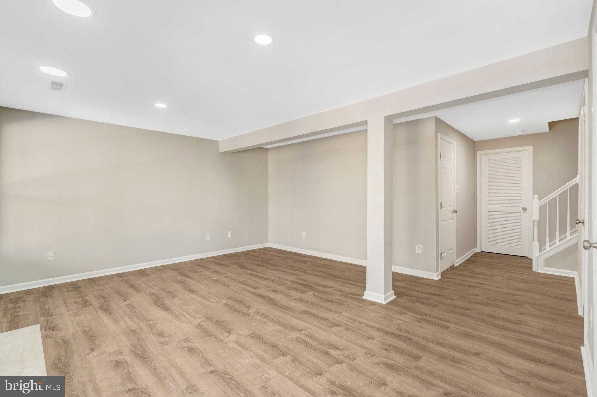 POTOMAC LAKES - Residential