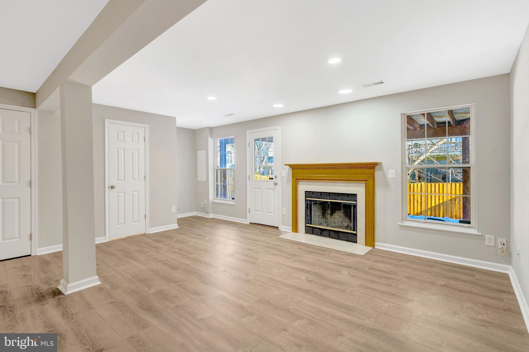 POTOMAC LAKES - Residential