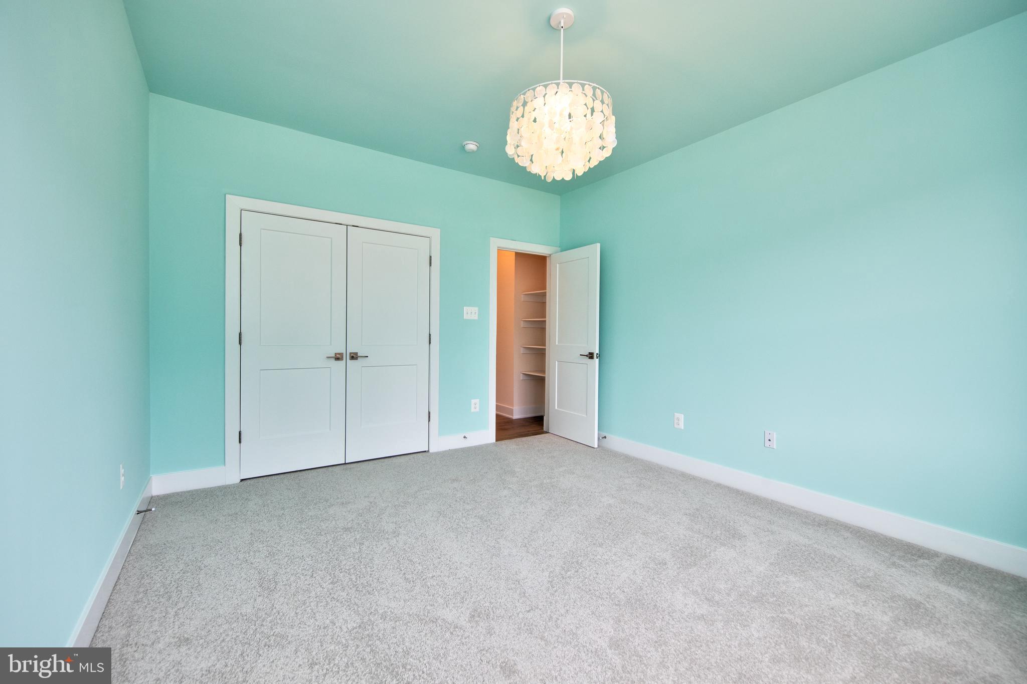 HAHN'S MEADOW - Residential