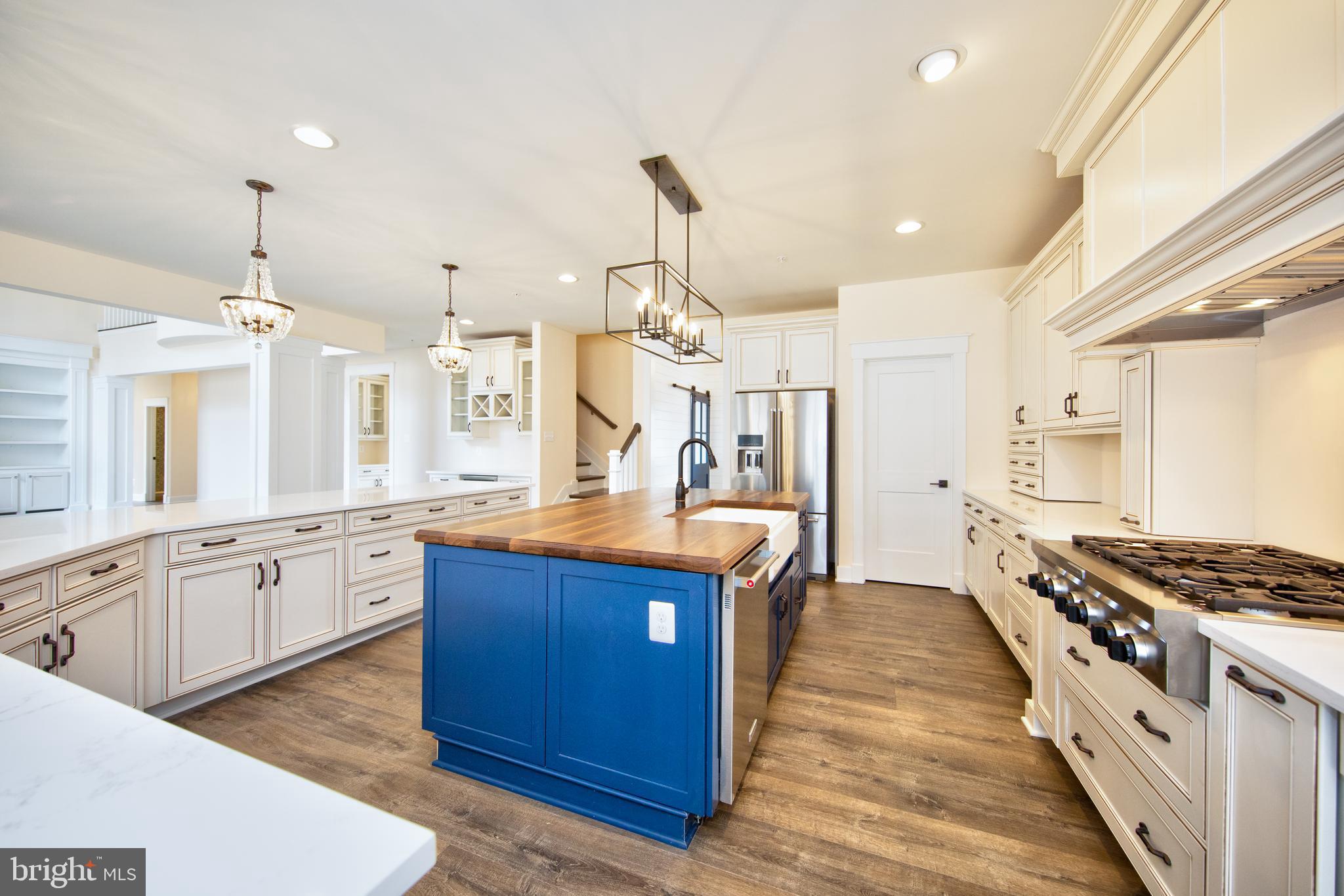 HAHN'S MEADOW - Residential