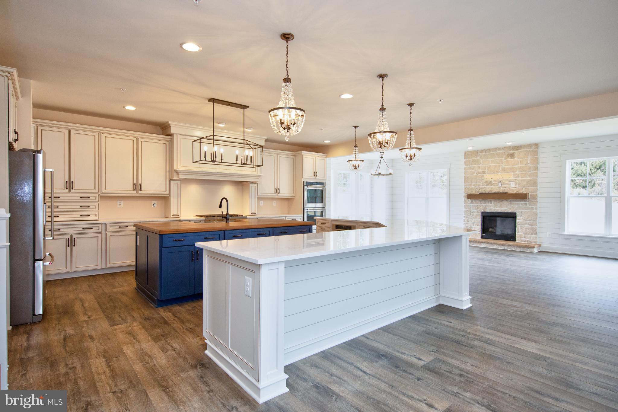 HAHN'S MEADOW - Residential