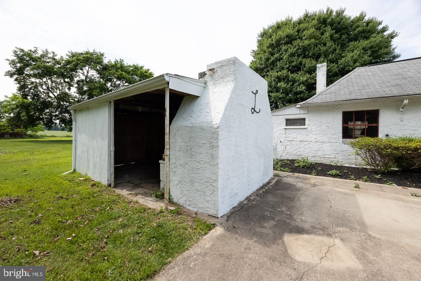 3040 MANOR ROAD