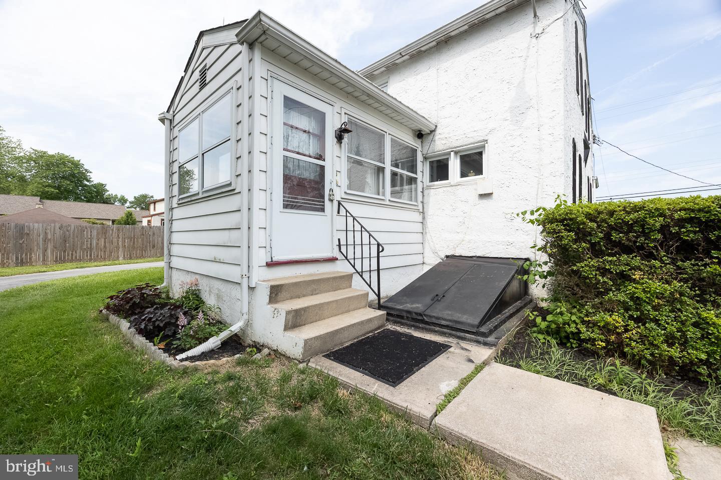 3040 MANOR ROAD