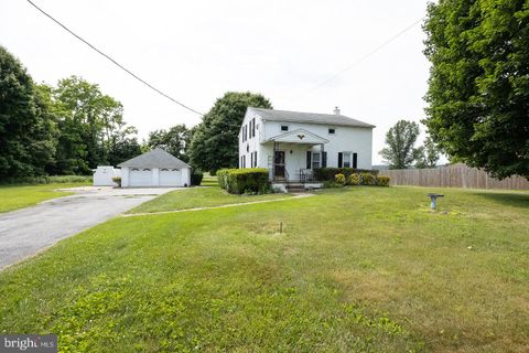 Homes For Sale - 3040 Manor Road<br/> COATESVILLE, PA 19320
