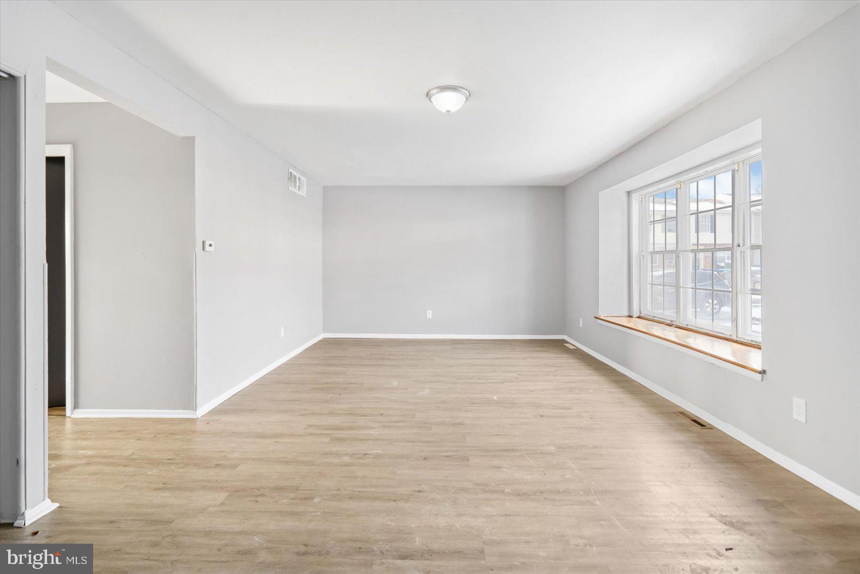 HARFORD SQUARE - Residential