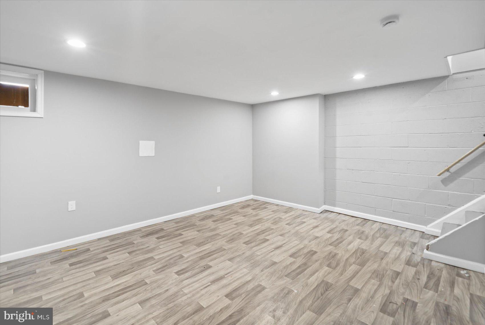 HARFORD SQUARE - Residential