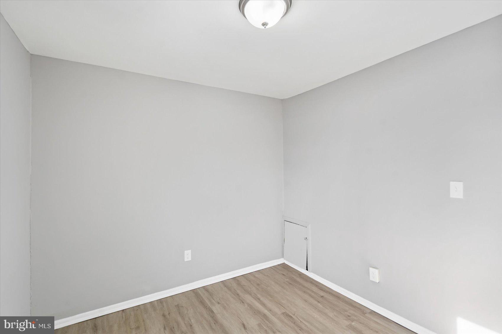 HARFORD SQUARE - Residential