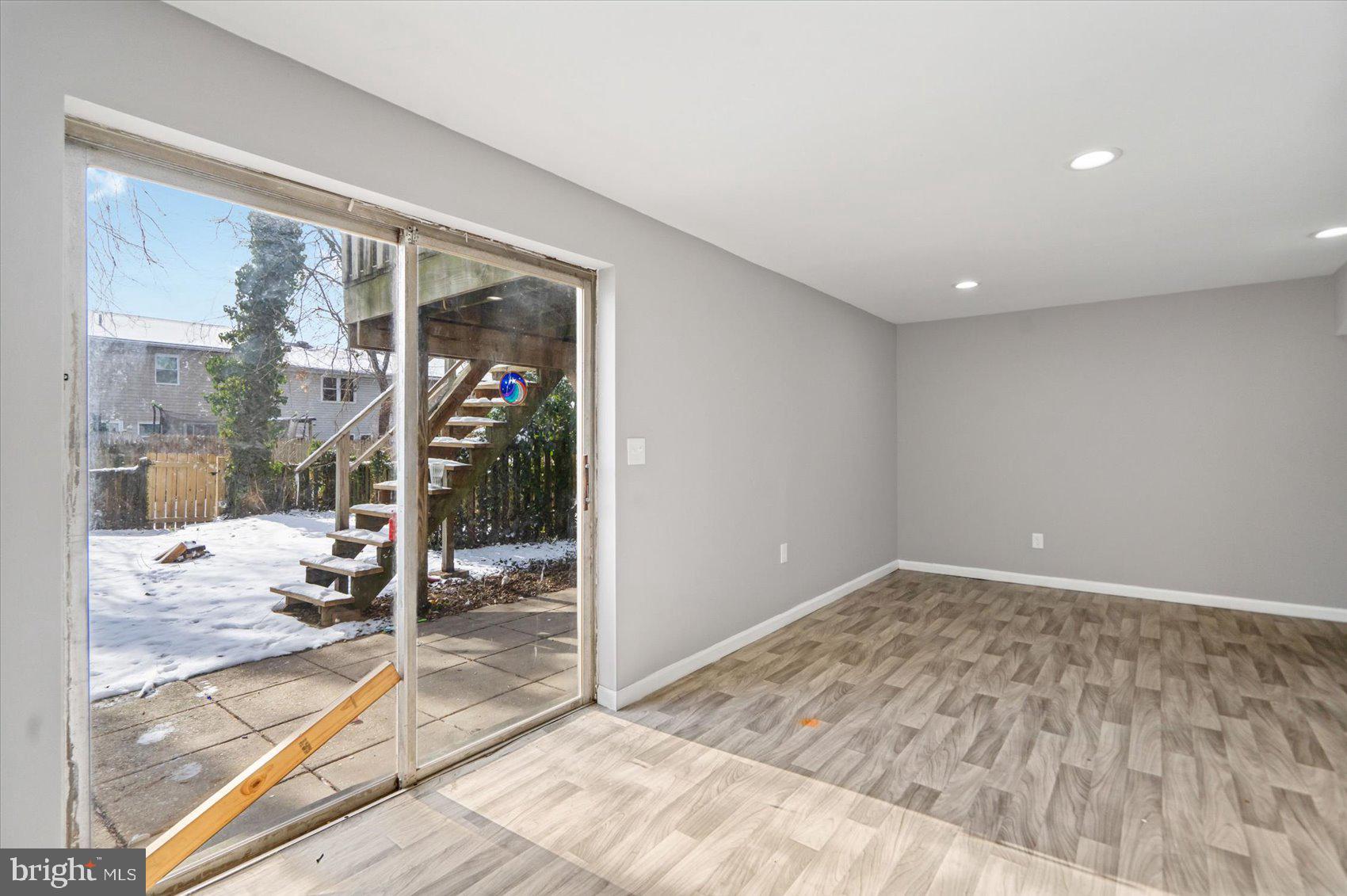 HARFORD SQUARE - Residential