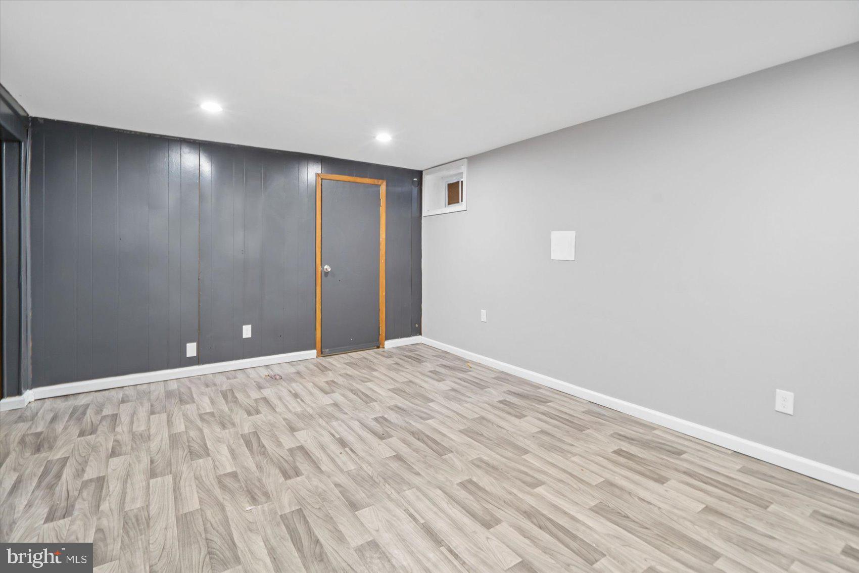 HARFORD SQUARE - Residential