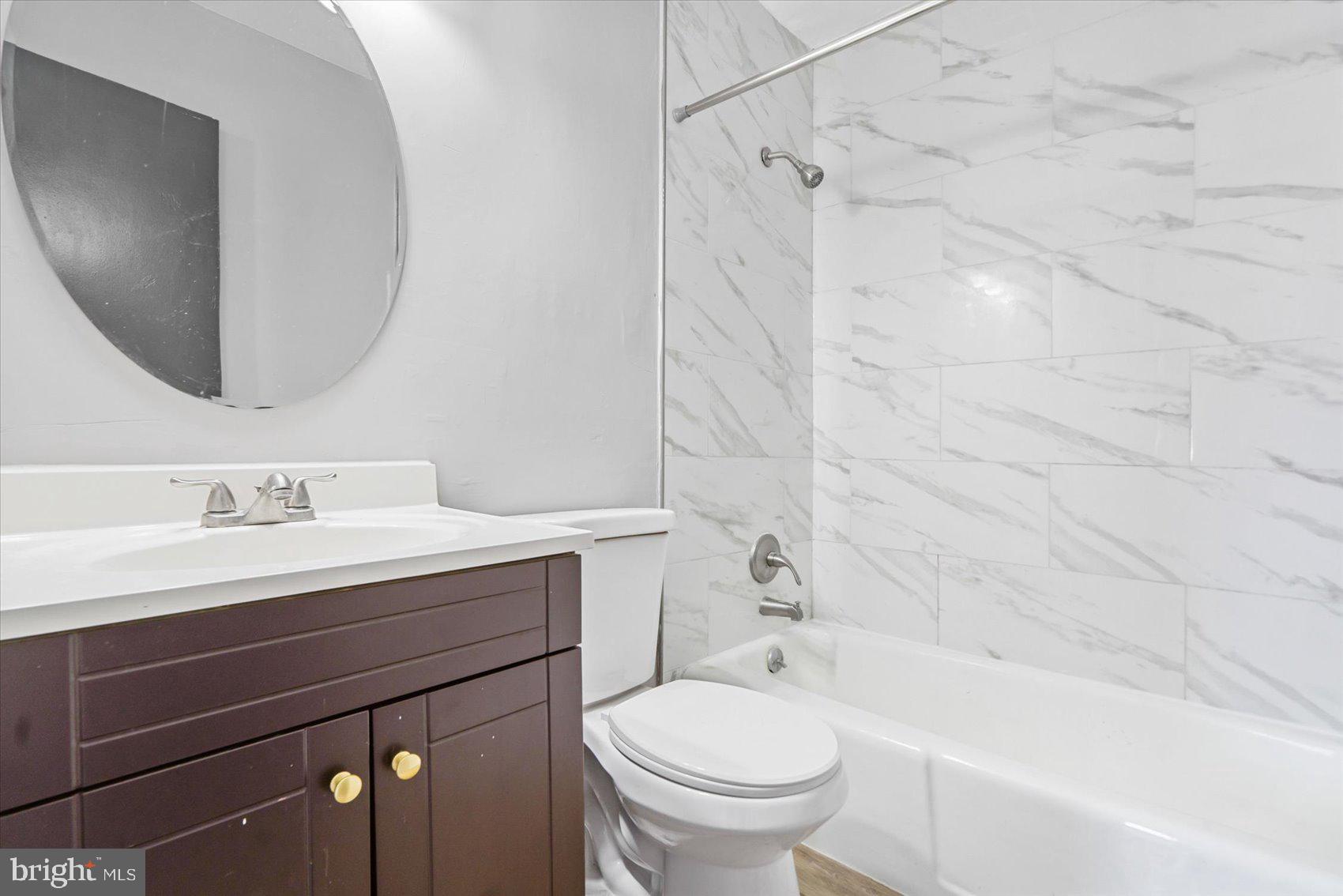 HARFORD SQUARE - Residential