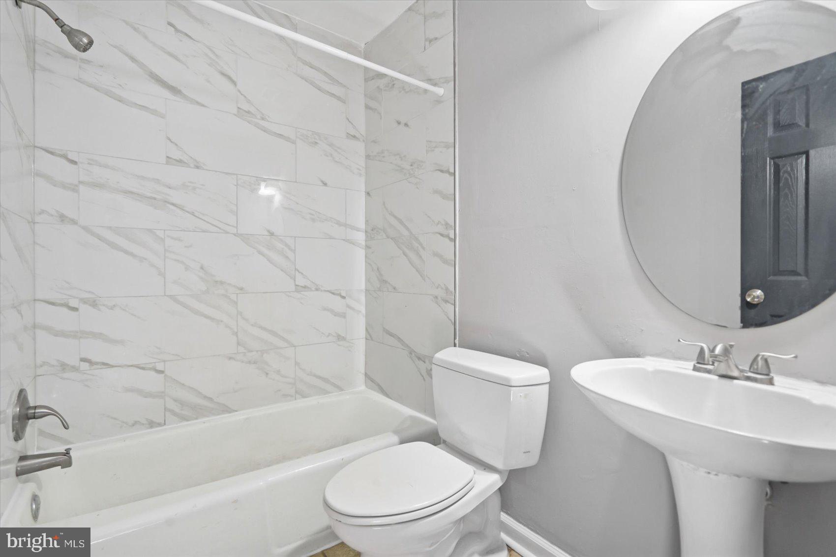 HARFORD SQUARE - Residential