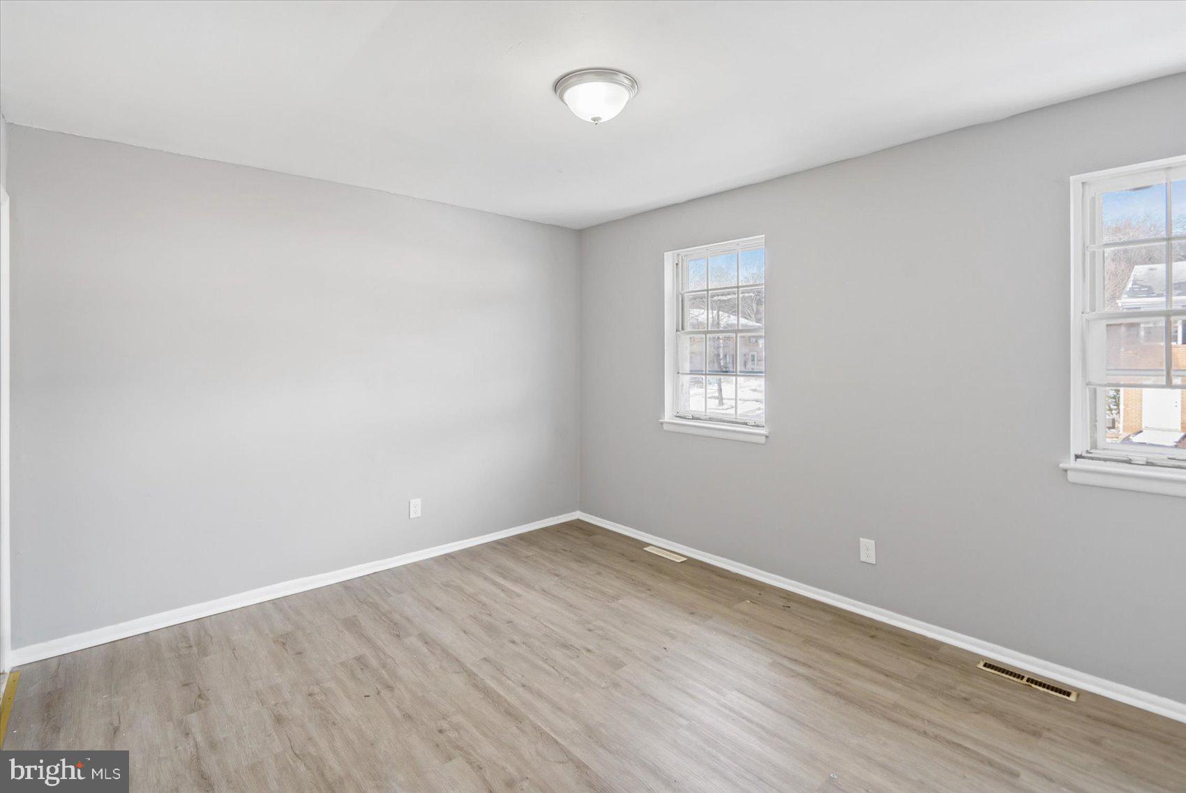 HARFORD SQUARE - Residential