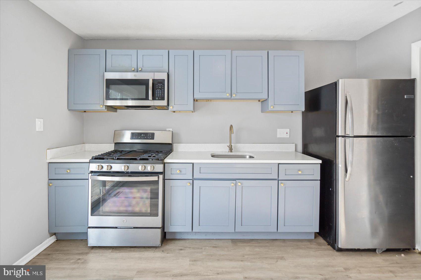 HARFORD SQUARE - Residential