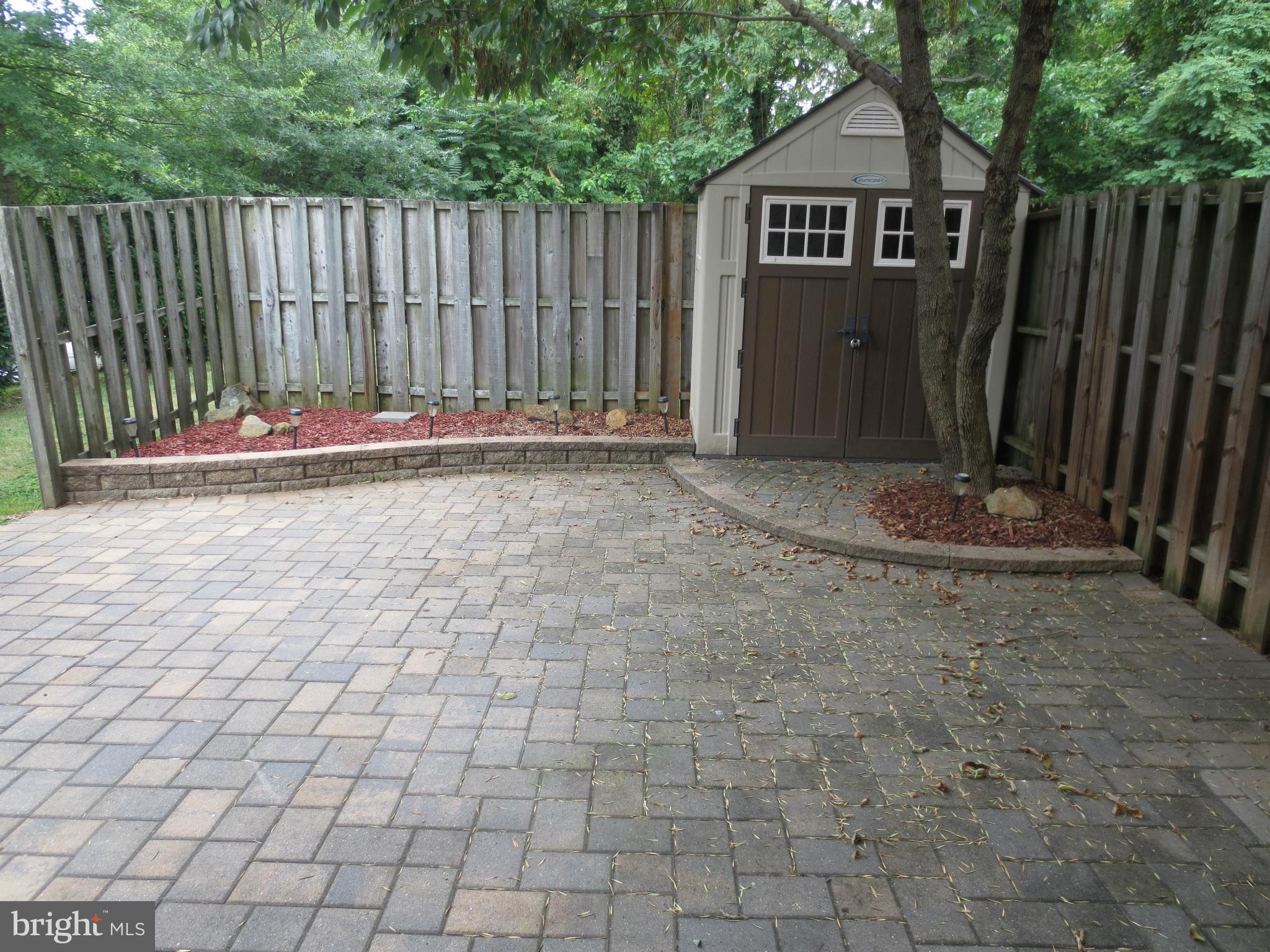 KINGSBRIDGE COURT - Residential Lease