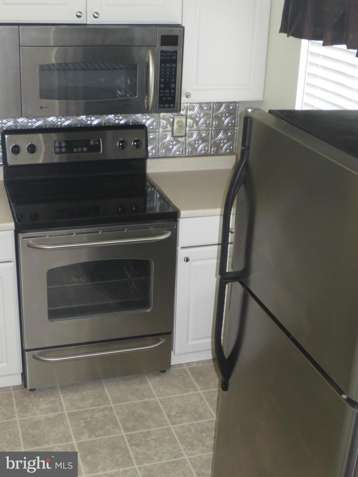 KINGSBRIDGE COURT - Residential Lease