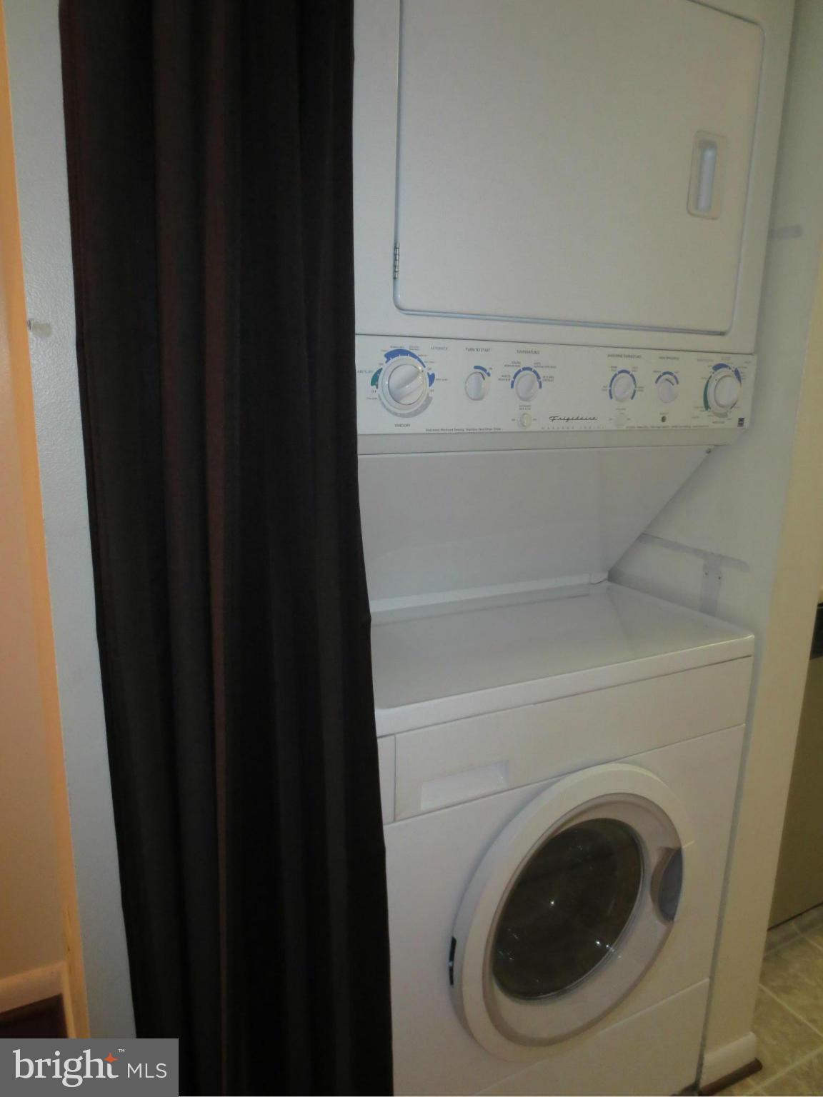 KINGSBRIDGE COURT - Residential Lease