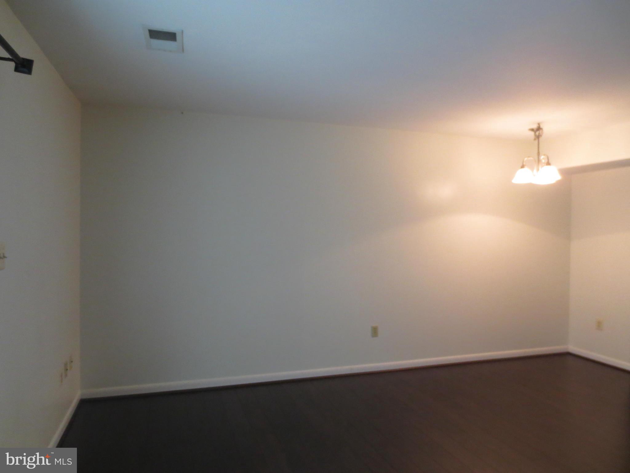 KINGSBRIDGE COURT - Residential Lease