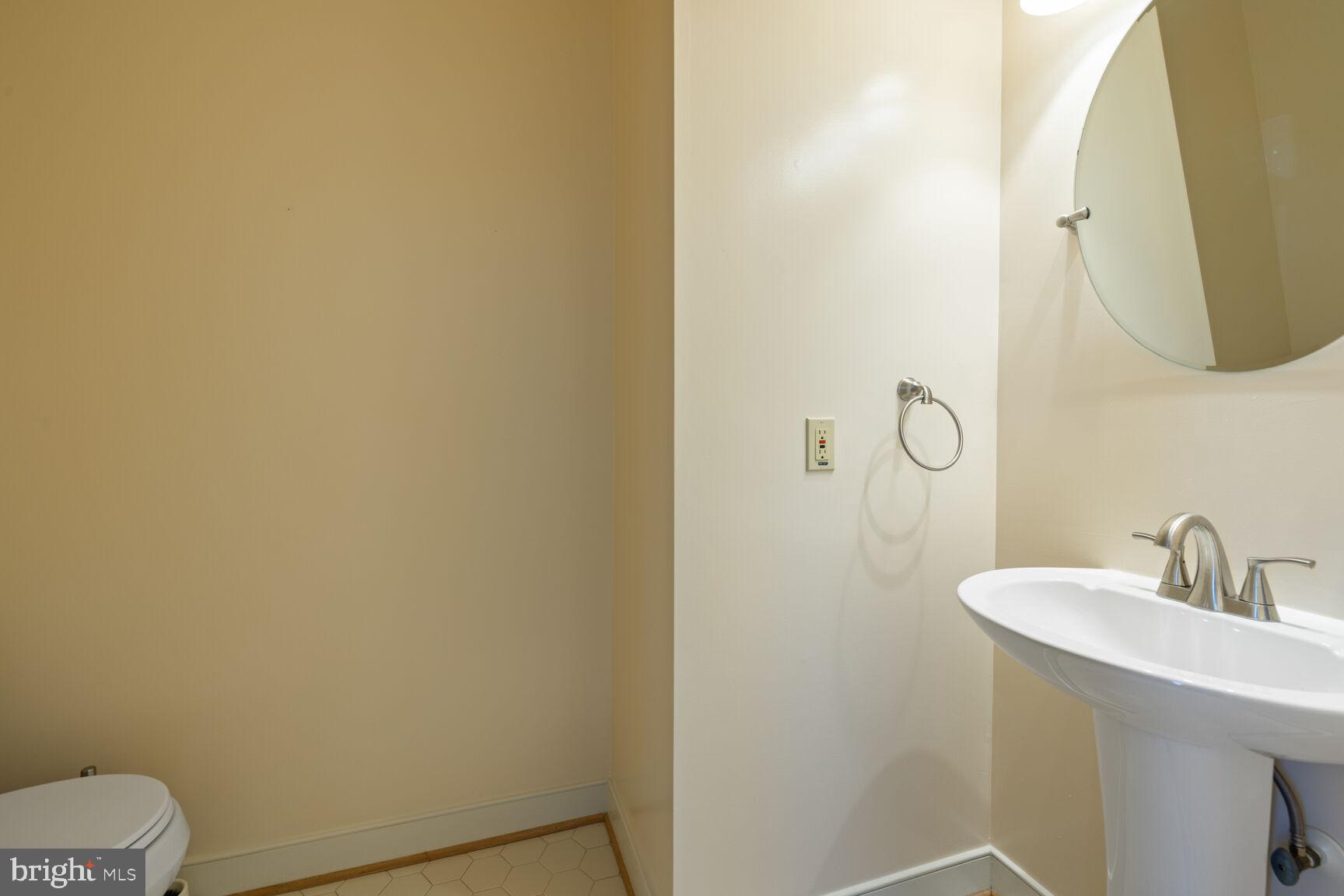 QUINCE ORCHARD KNOLLS - Residential Lease