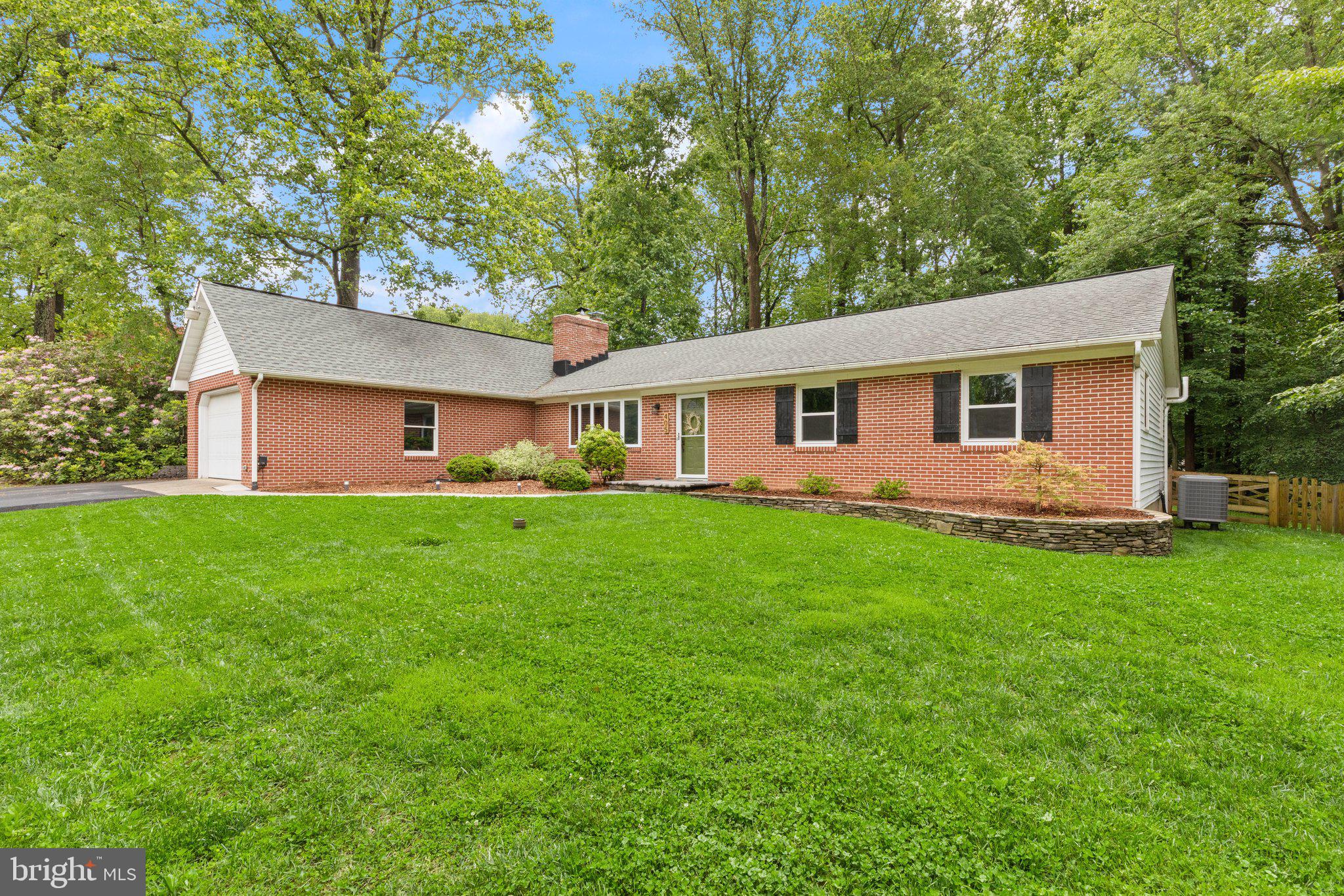 405 SASSAFRAS COURT