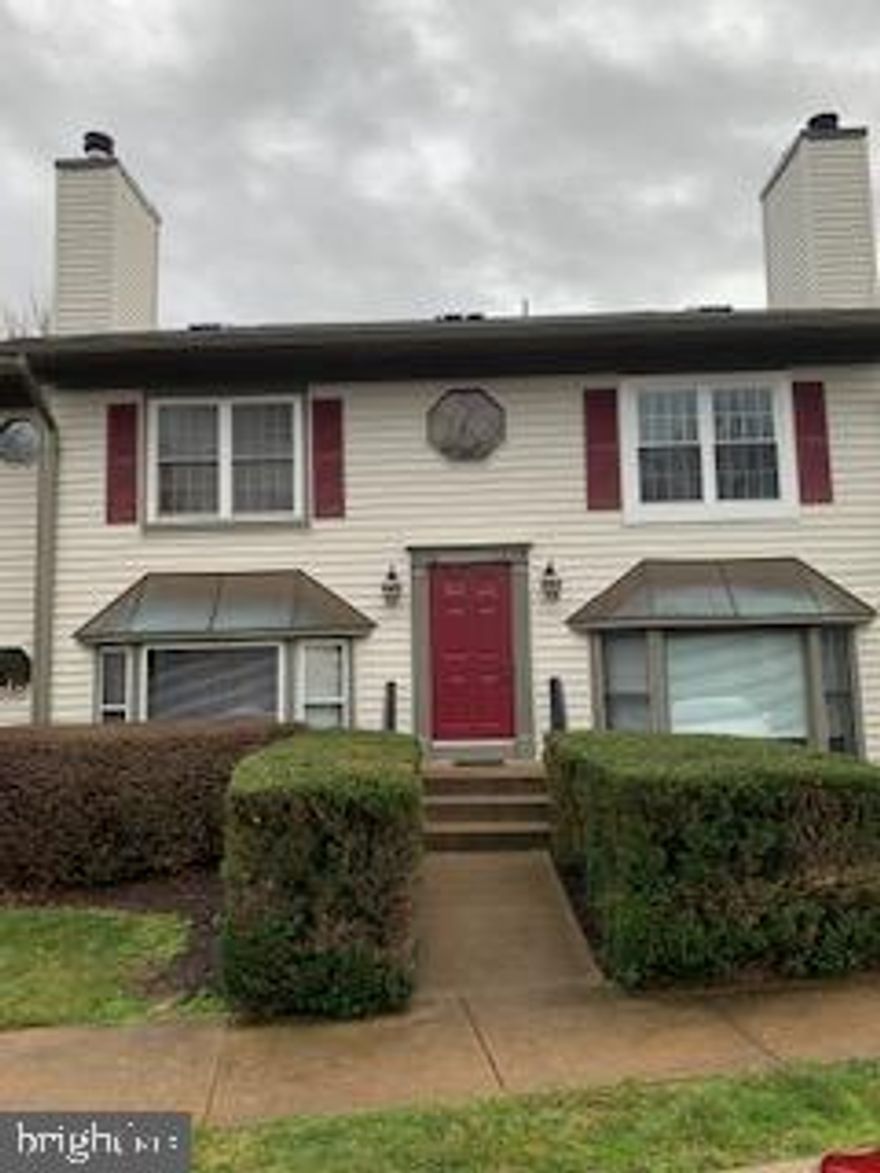 Spacious 2 bed 2 bath condo with spiral staircase to lovely loft.  Updated kitchen with breakfast bar and ceramic flooring.  Walk in closet in main bedroom.  Beautiful stone fireplace in the living room.  Two sliding glass doors to a balcony. Top floor. Includes all Lake Ridge amenities.