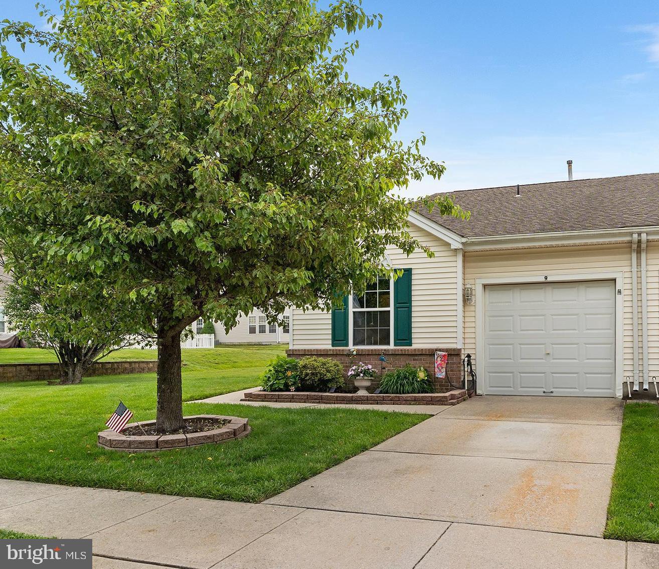 9 PEPPERGRASS DRIVE N