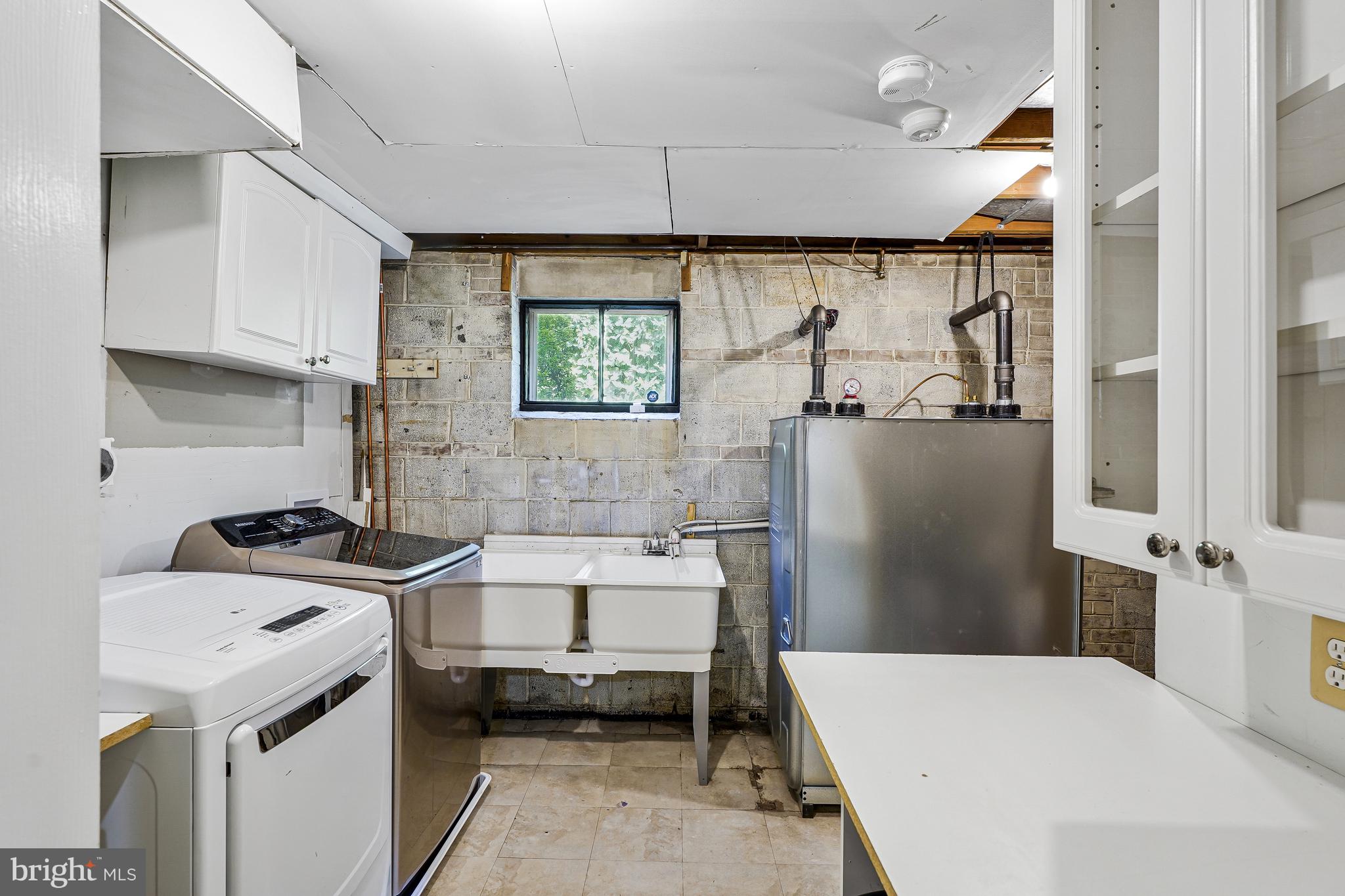 EL NIDO - Residential Lease