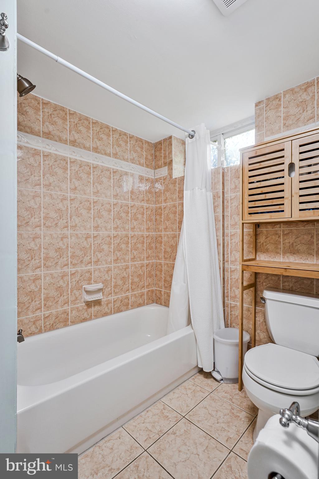 EL NIDO - Residential Lease