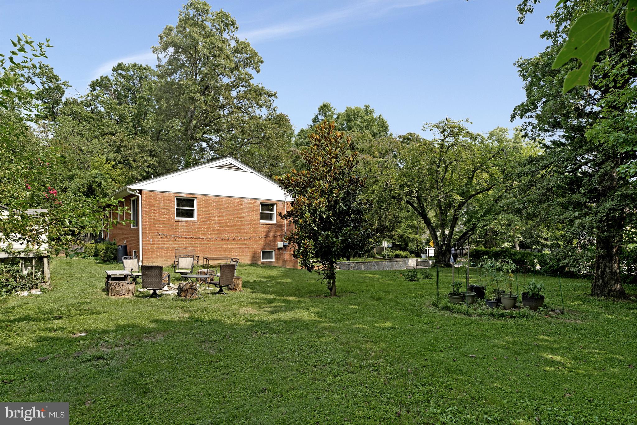 EL NIDO - Residential Lease