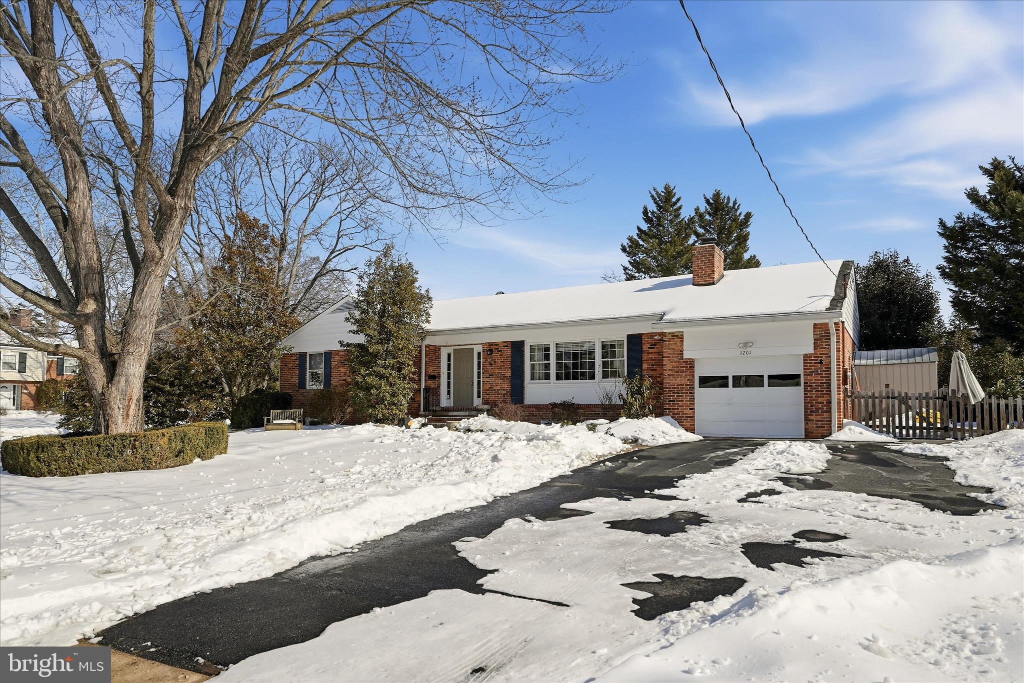 MCLEAN KNOLLS - Residential