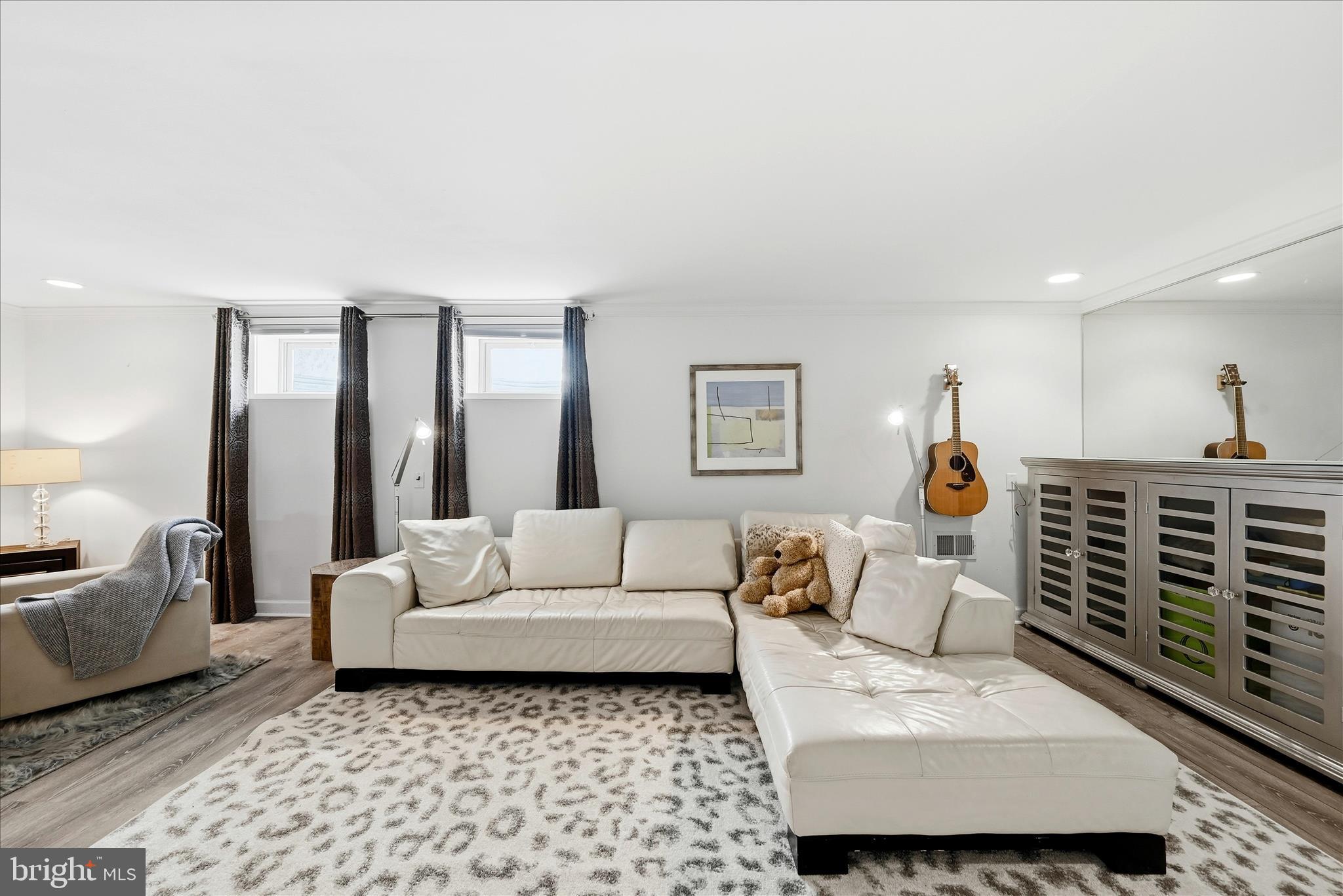 MCLEAN KNOLLS - Residential