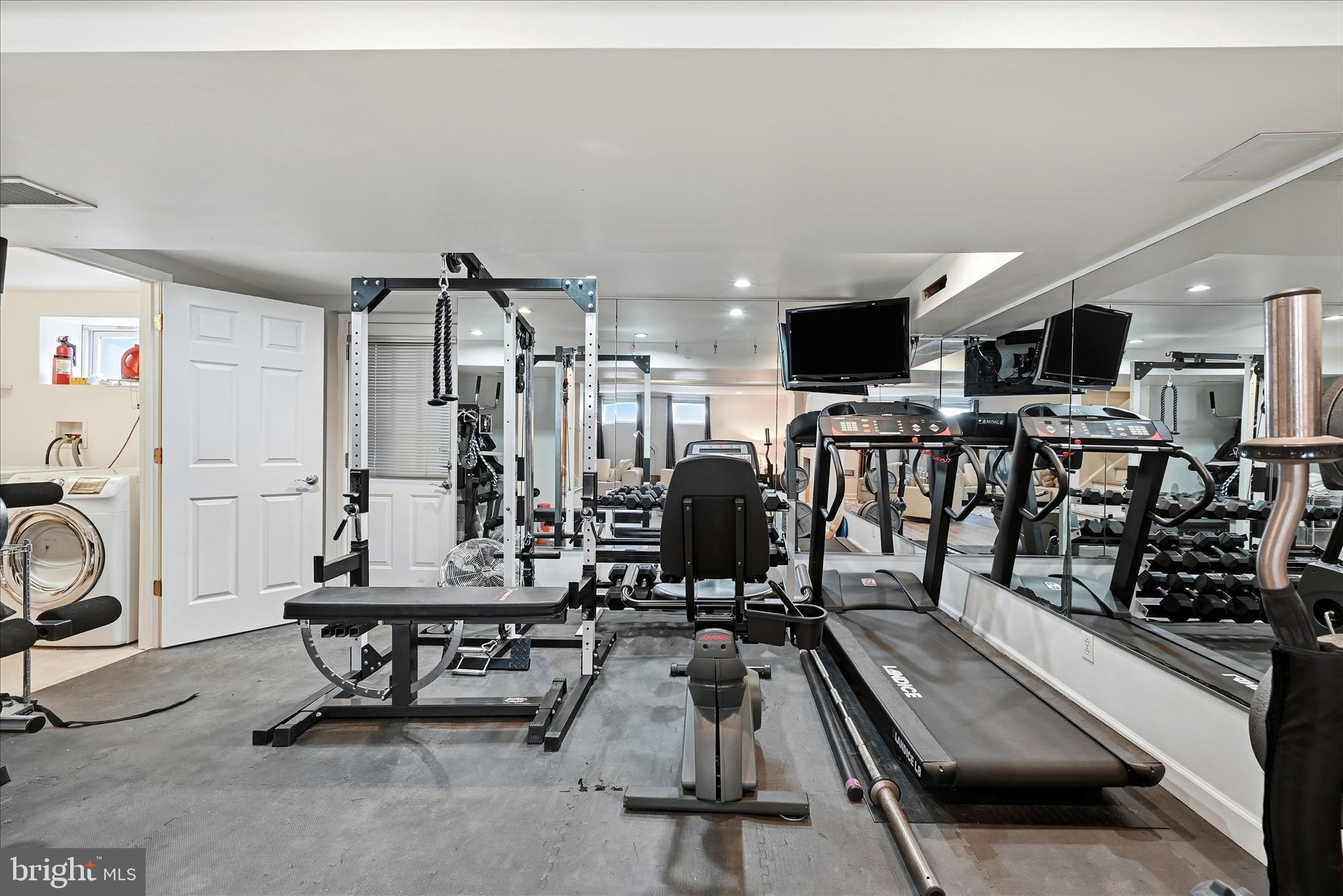 MCLEAN KNOLLS - Residential