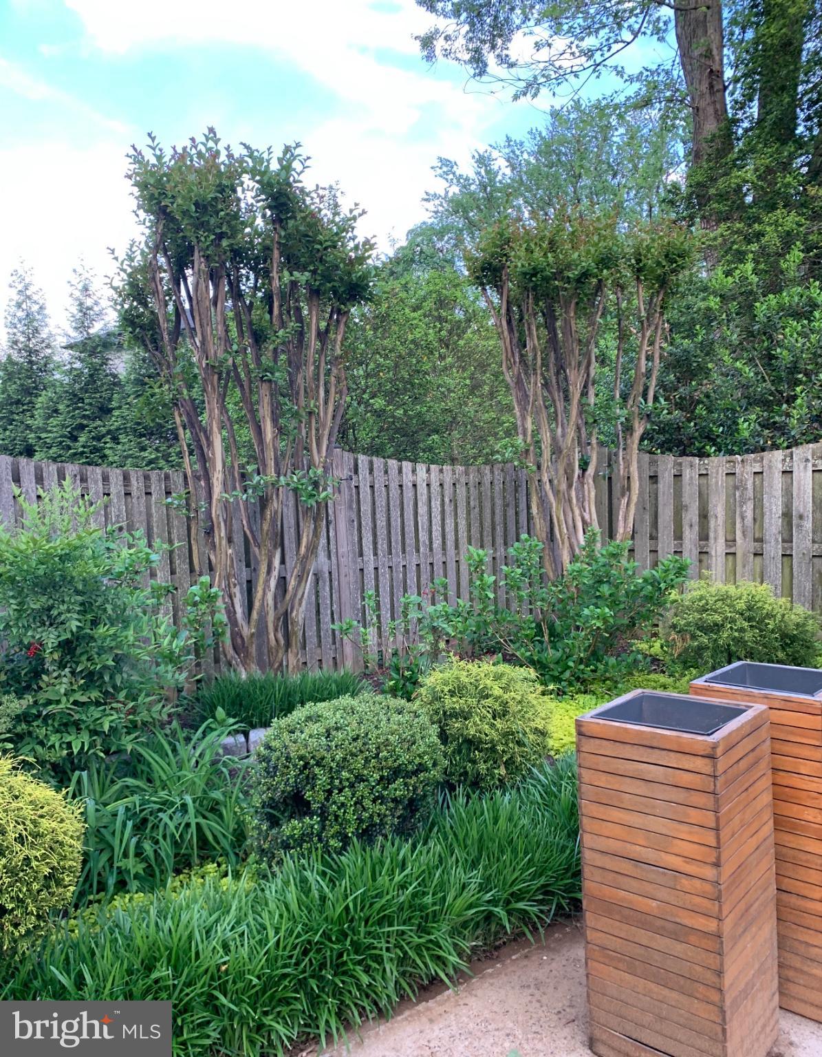 MCLEAN KNOLLS - Residential