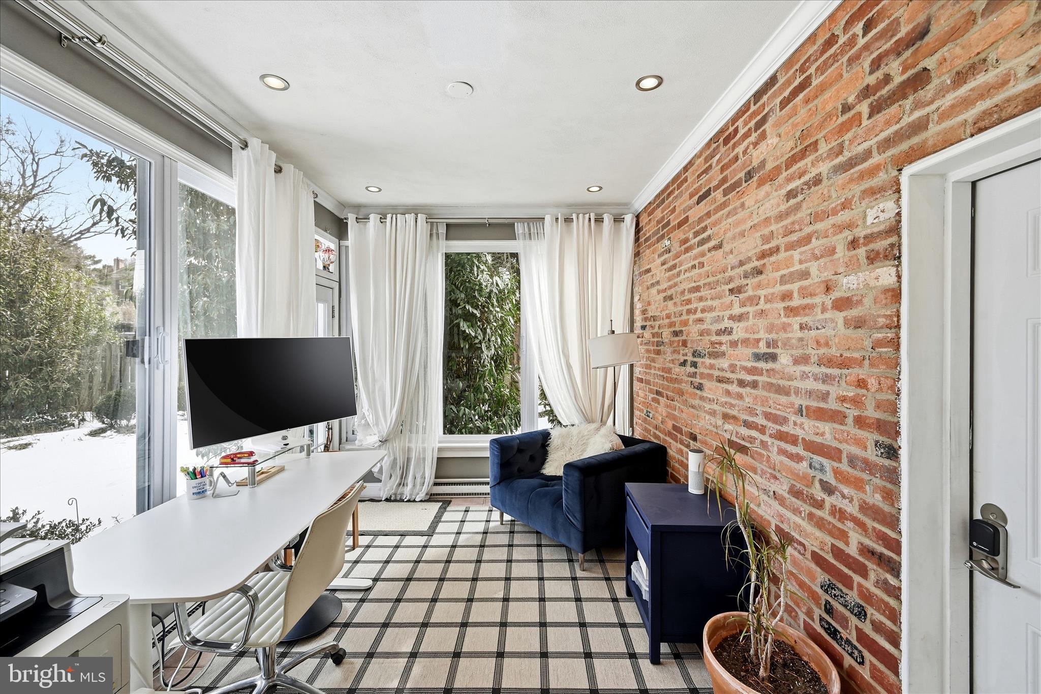 MCLEAN KNOLLS - Residential