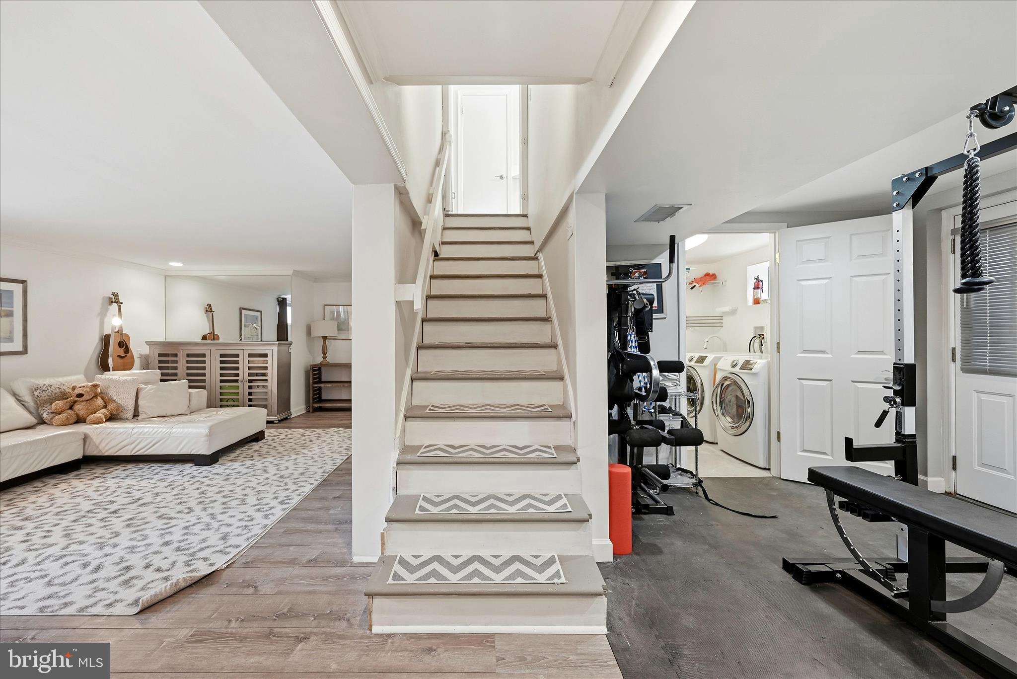 MCLEAN KNOLLS - Residential