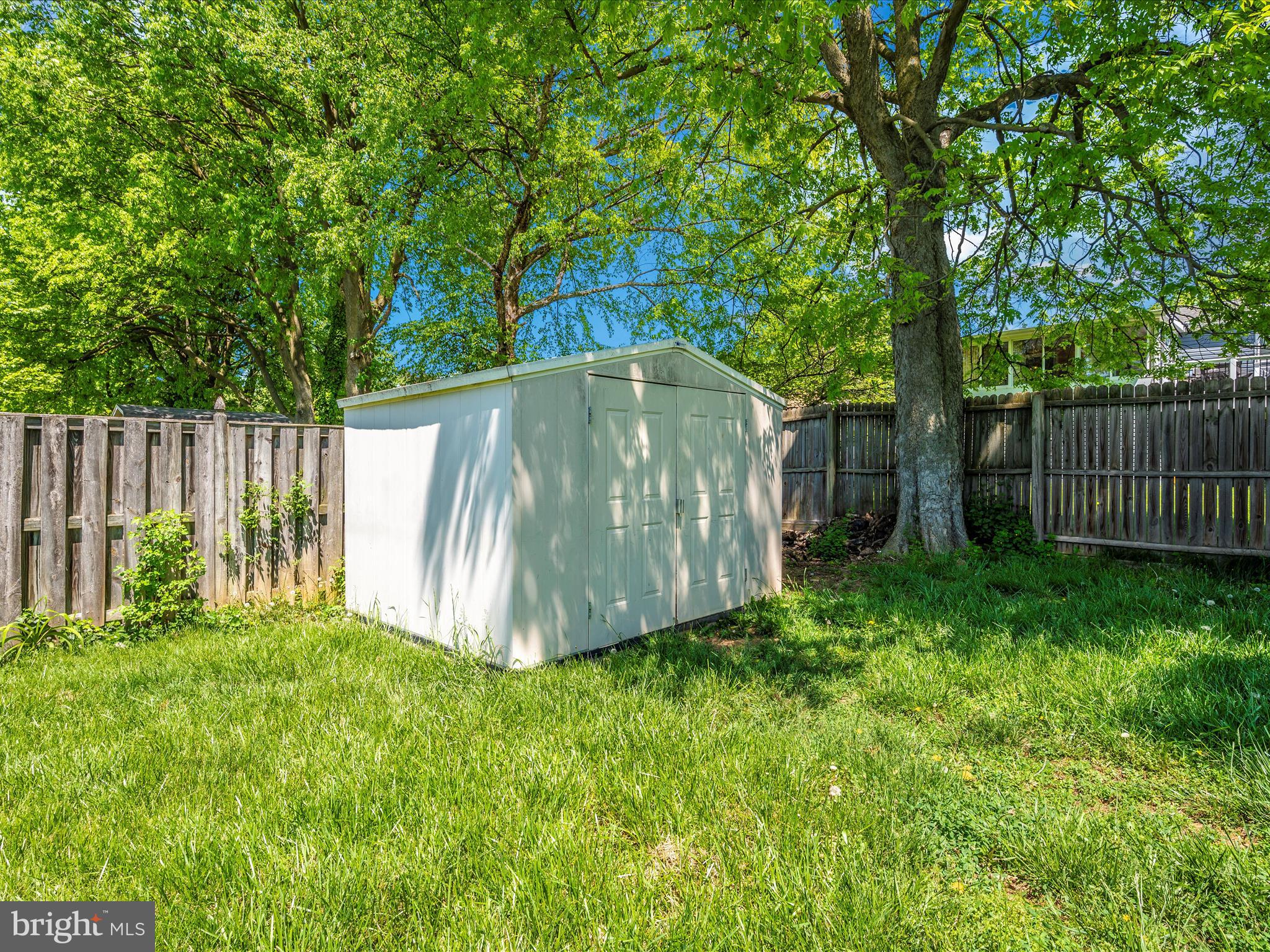 AMBER MEADOWS - Residential Lease