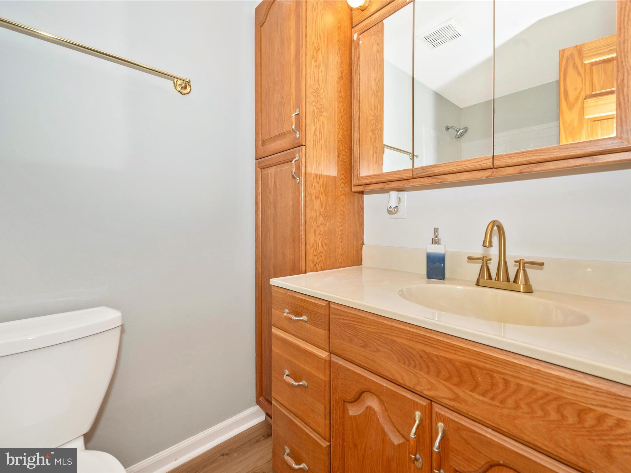 AMBER MEADOWS - Residential Lease