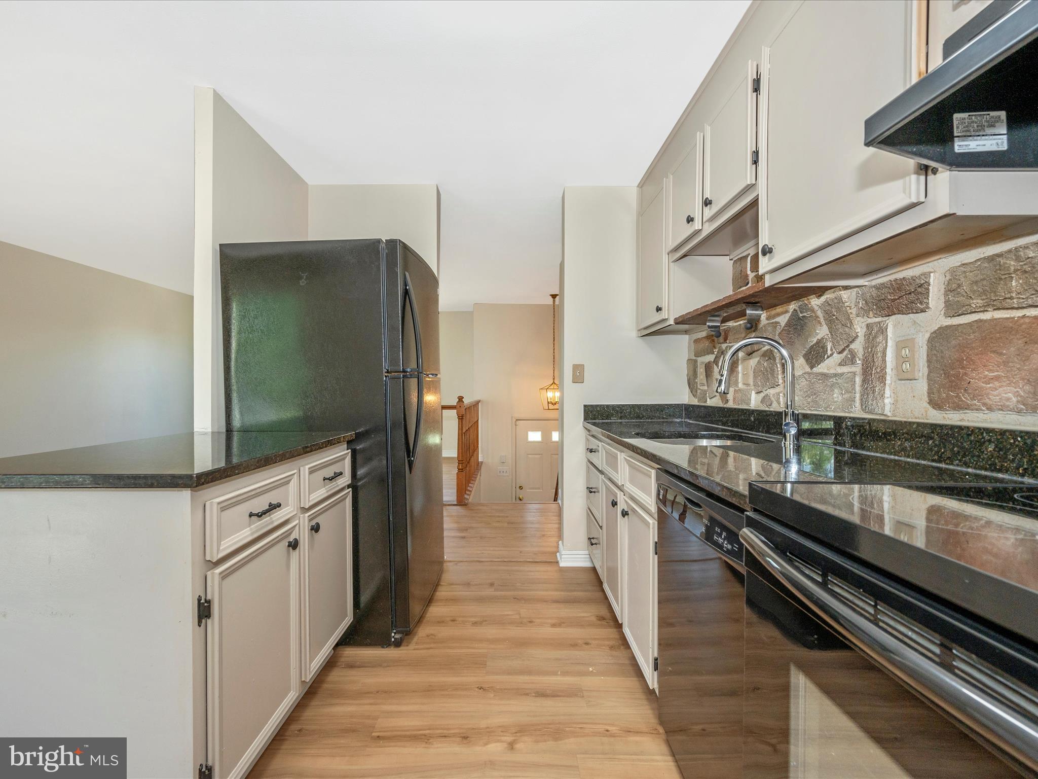 AMBER MEADOWS - Residential Lease