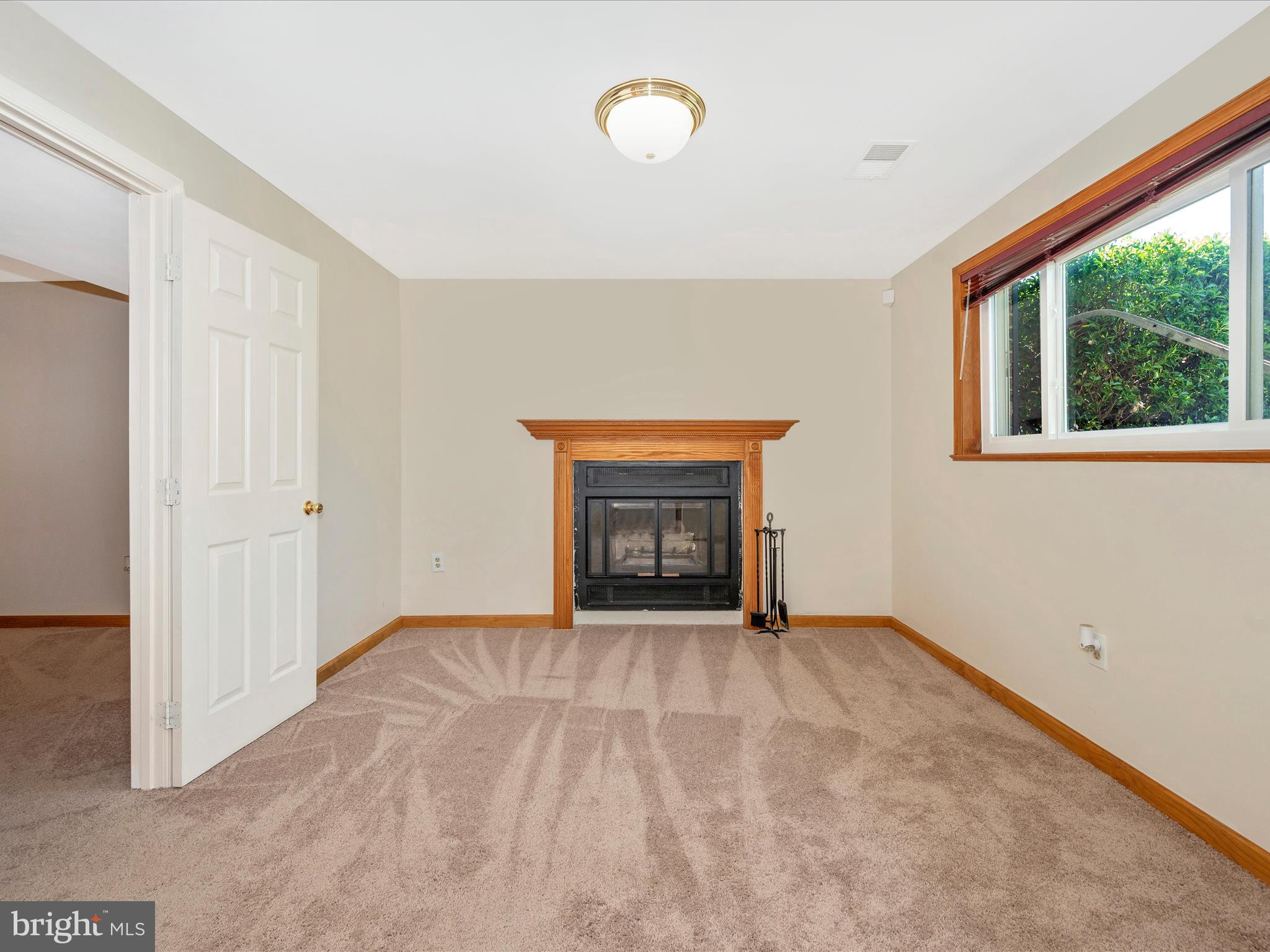 AMBER MEADOWS - Residential Lease