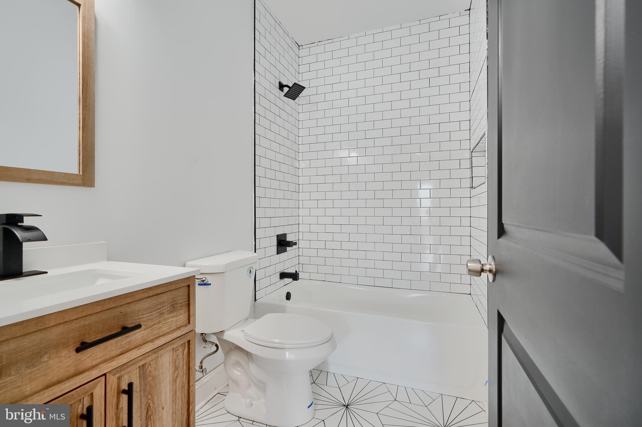 HAMPDEN HISTORIC DISTRICT - Residential Lease