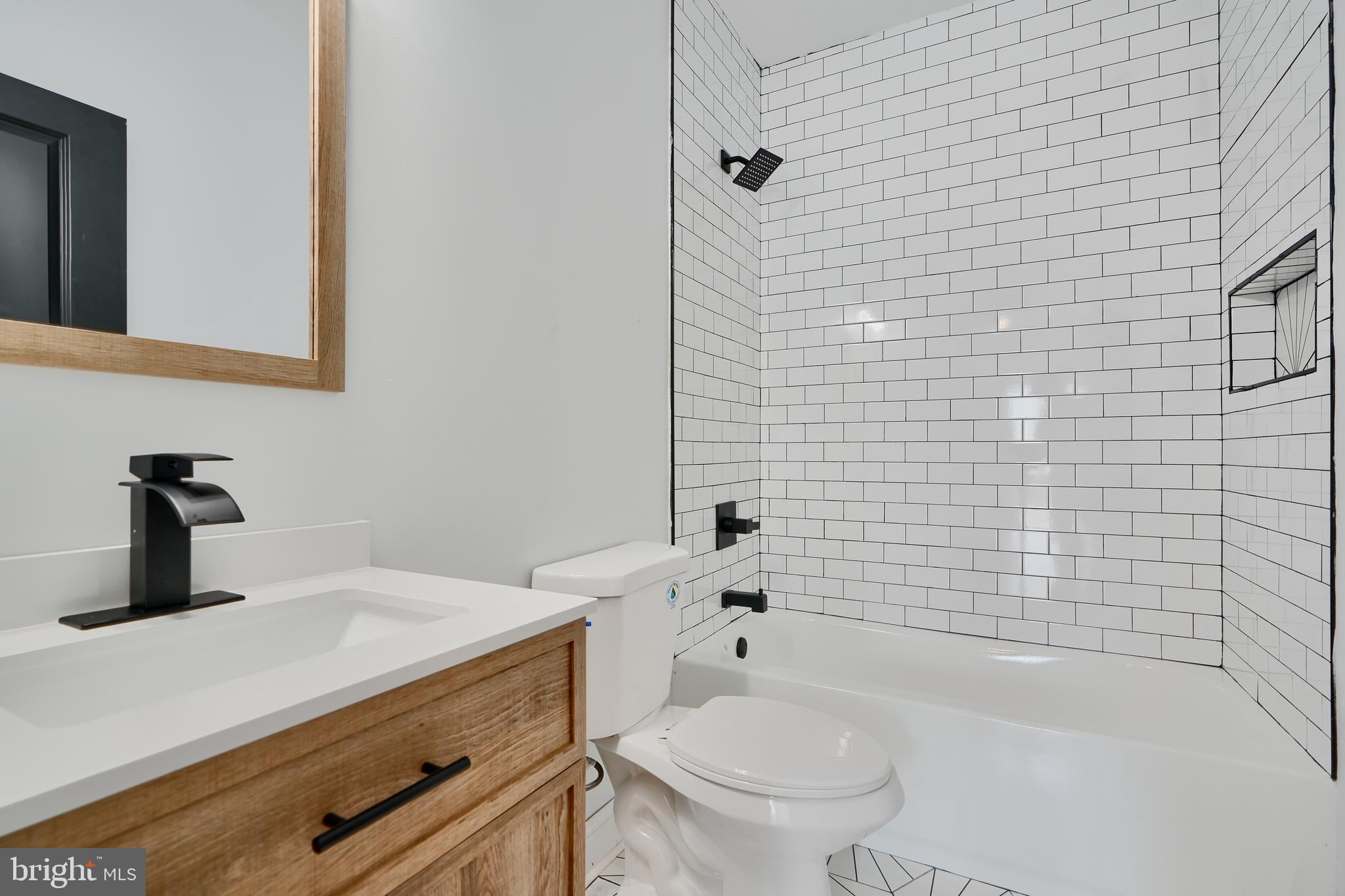 HAMPDEN HISTORIC DISTRICT - Residential Lease