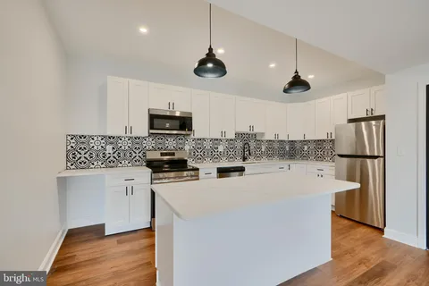3860 Falls Road Unit 4, Baltimore, MD MLS: MDBA2165332