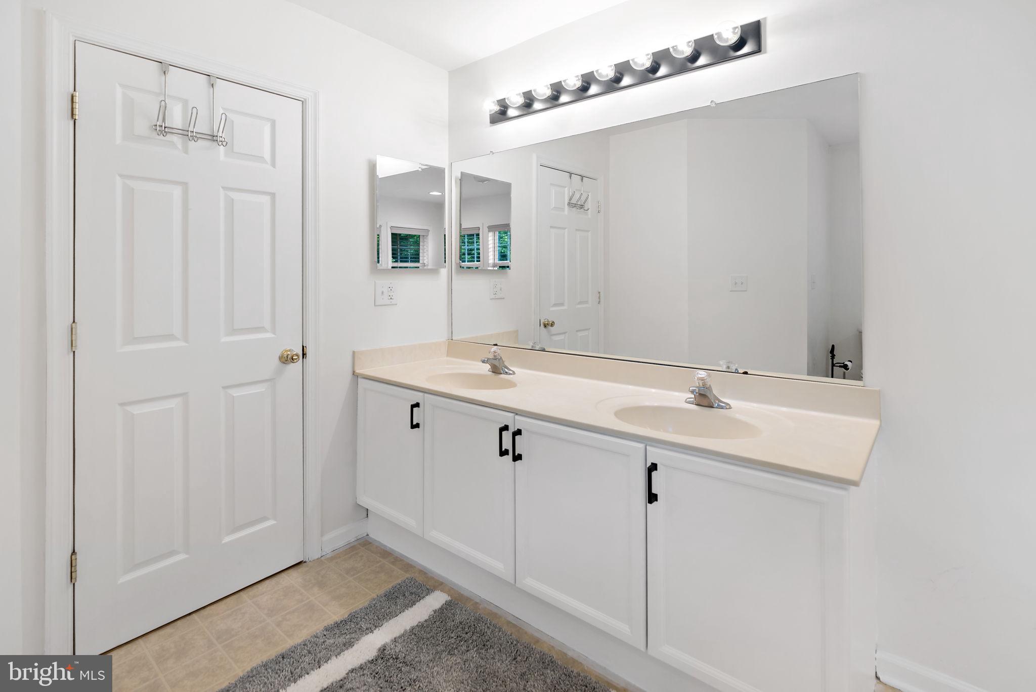 WOLFORD WOODS - Residential