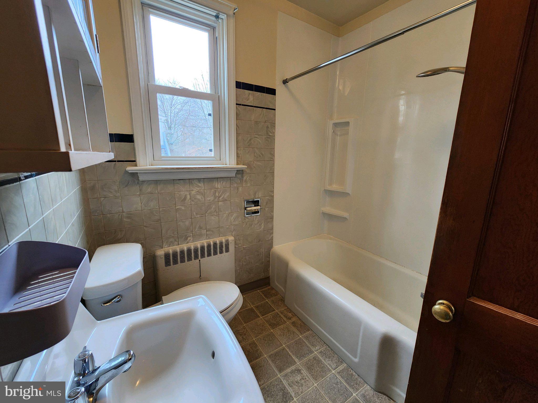 842 BETHLEHEM PIKE A