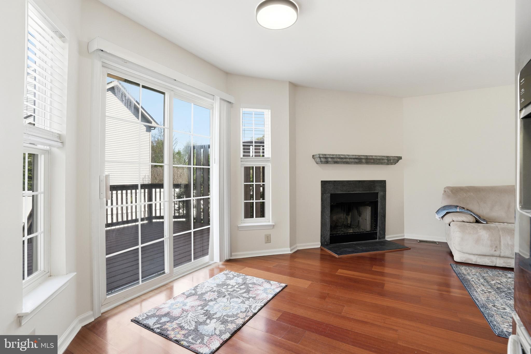 WARRINGTON HUNT - Residential