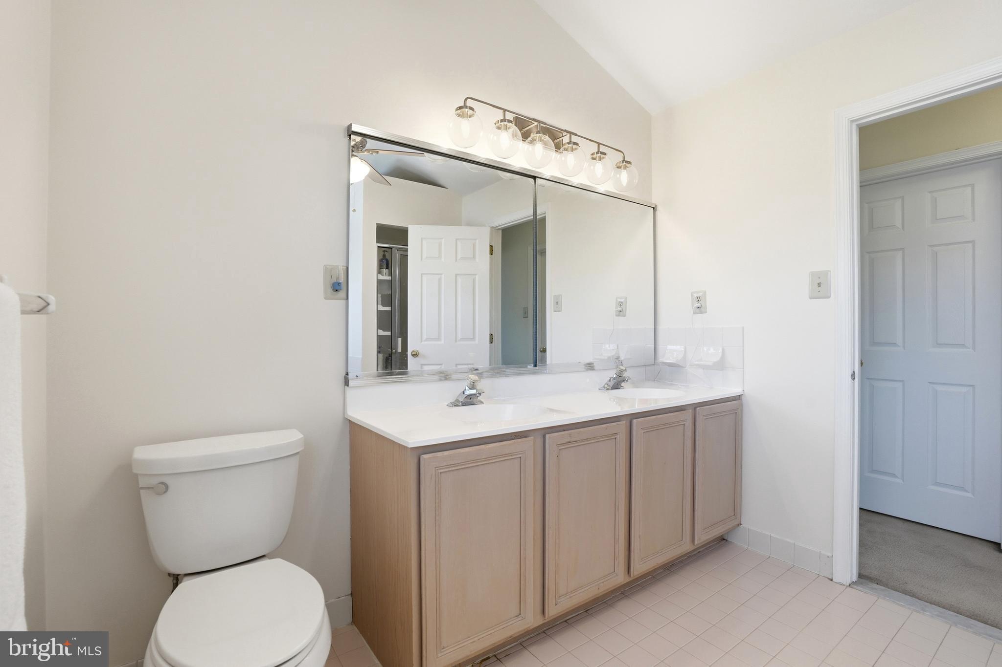 WARRINGTON HUNT - Residential